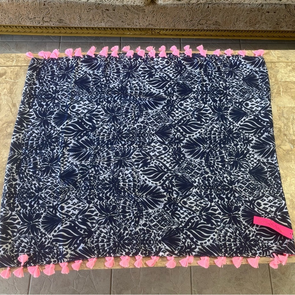 NWT Lilly Pulitzer Resort Infinity Loop Scarf High Tide Navy Pink Tassel - Picture 4 of 10
